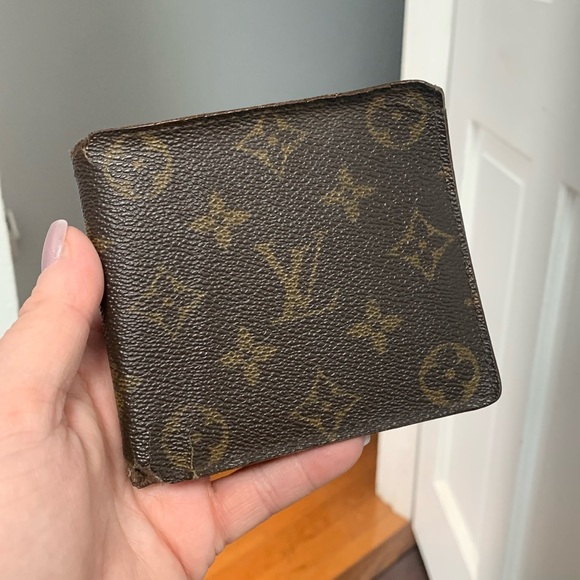 🏷️Clearance Authentic Louis Vuitton men’s bilfold monogram wallet - Picture 1 of 17